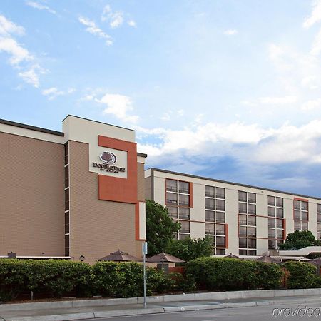 Doubletree By Hilton San Bernardino Hotel Ngoại thất bức ảnh