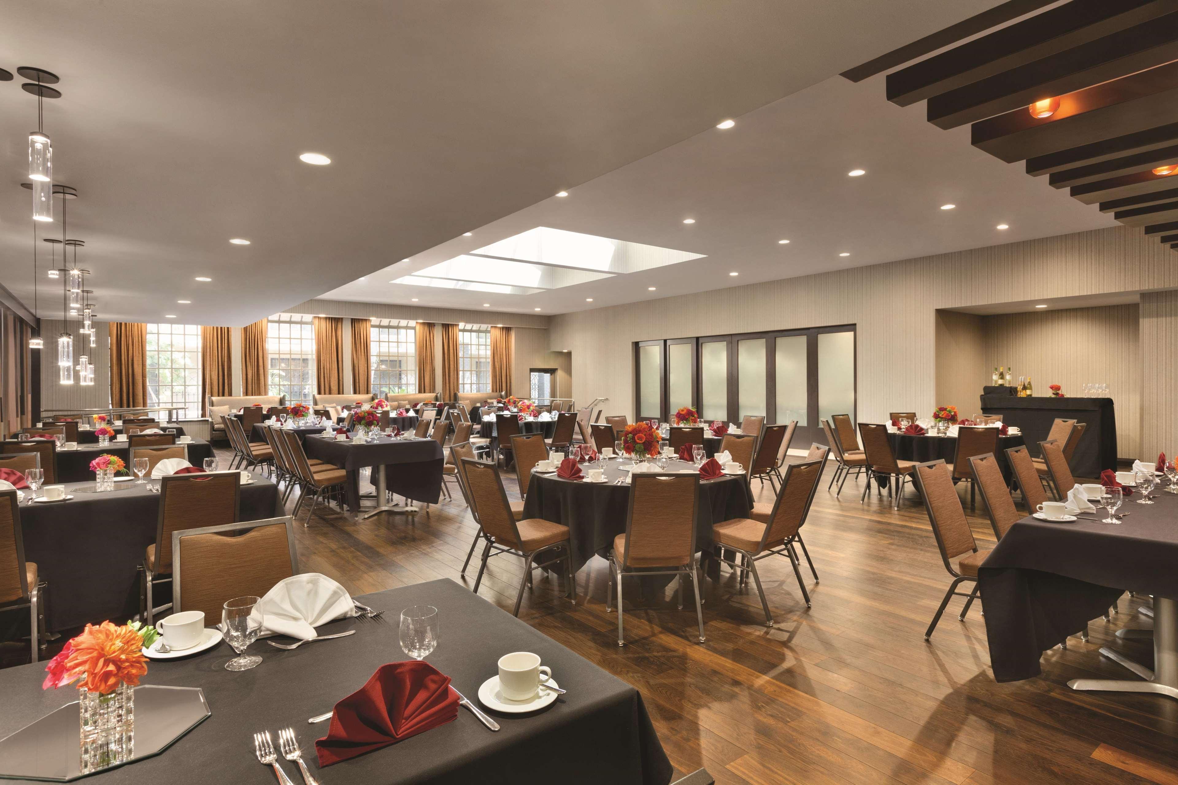 Doubletree By Hilton San Bernardino Hotel Ngoại thất bức ảnh