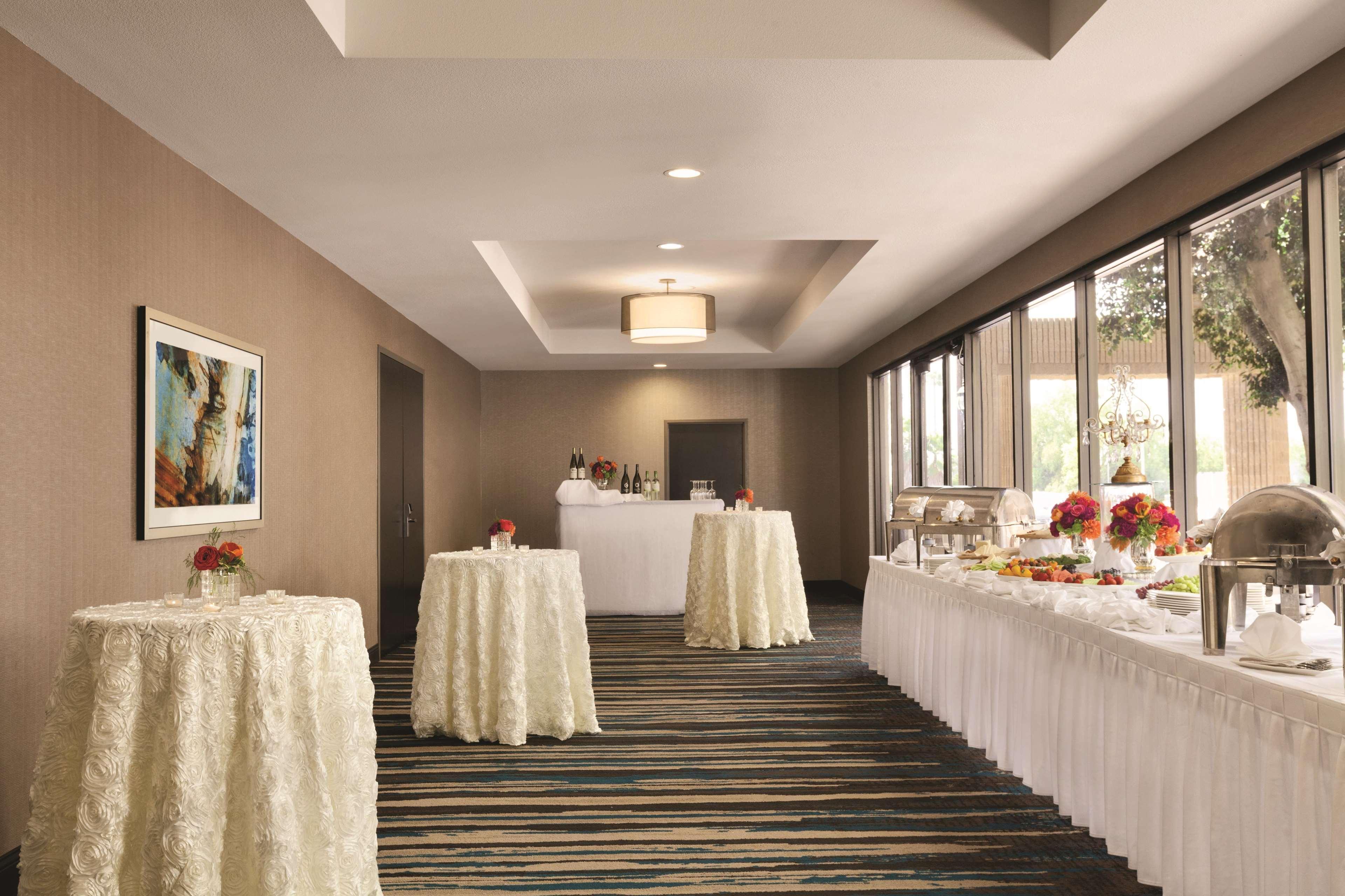 Doubletree By Hilton San Bernardino Hotel Ngoại thất bức ảnh