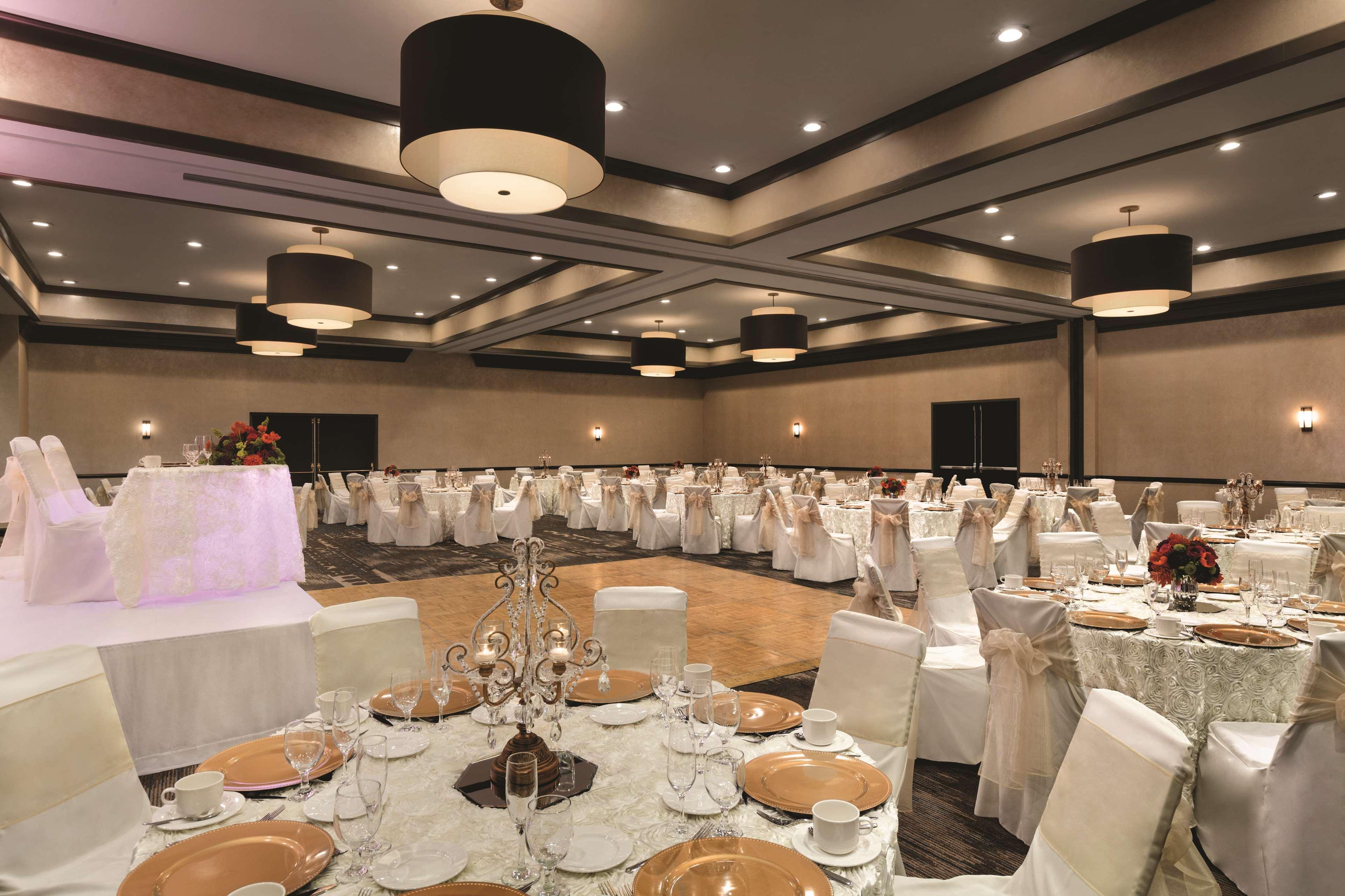 Doubletree By Hilton San Bernardino Hotel Ngoại thất bức ảnh