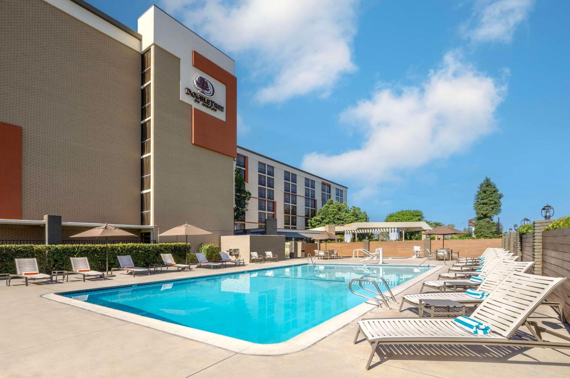 Doubletree By Hilton San Bernardino Hotel Ngoại thất bức ảnh