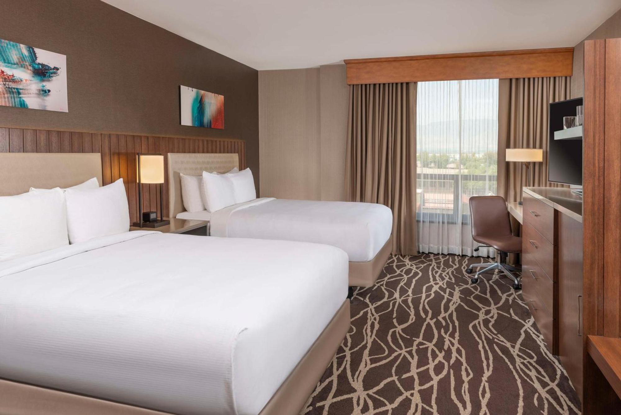 Doubletree By Hilton San Bernardino Hotel Ngoại thất bức ảnh