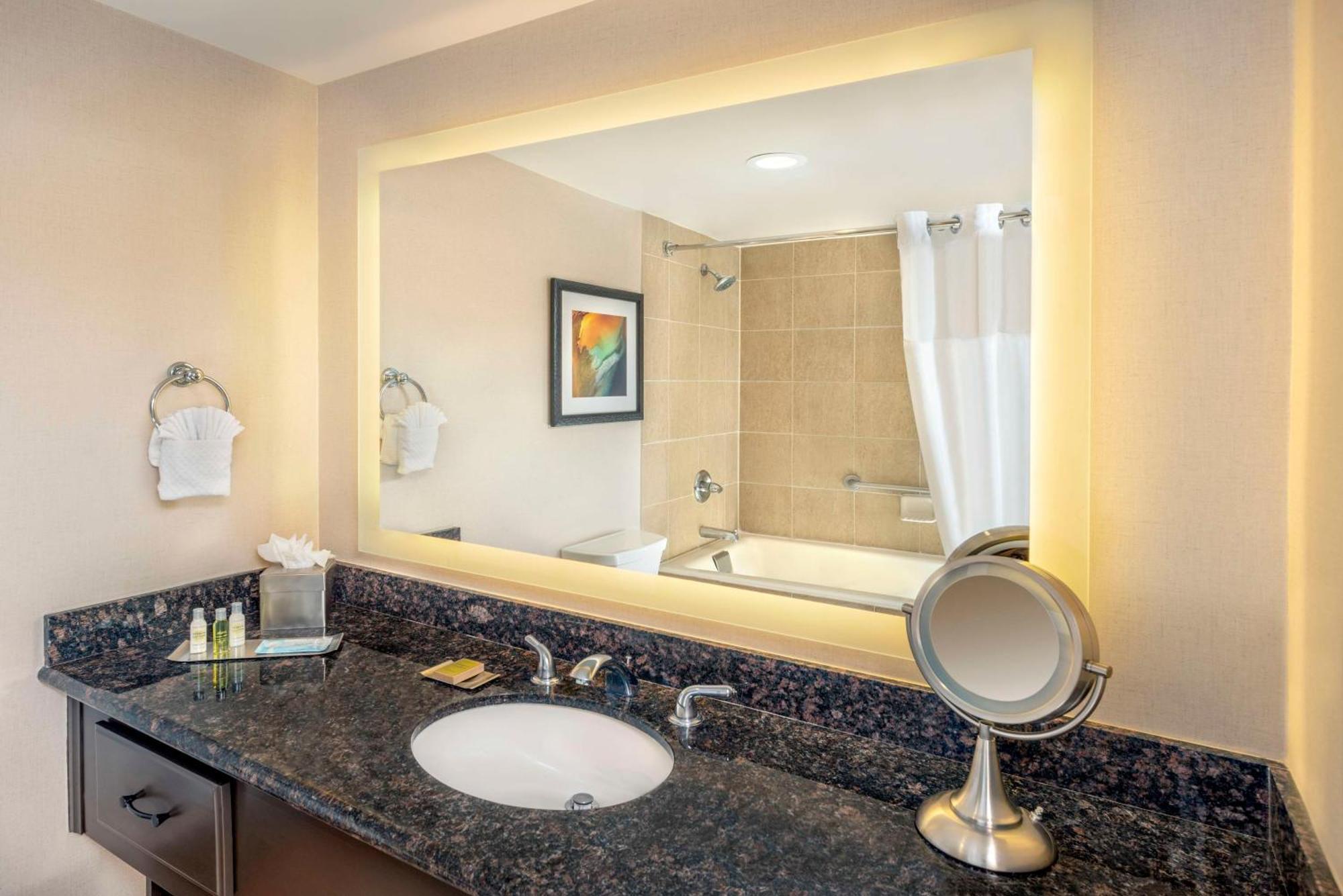 Doubletree By Hilton San Bernardino Hotel Ngoại thất bức ảnh