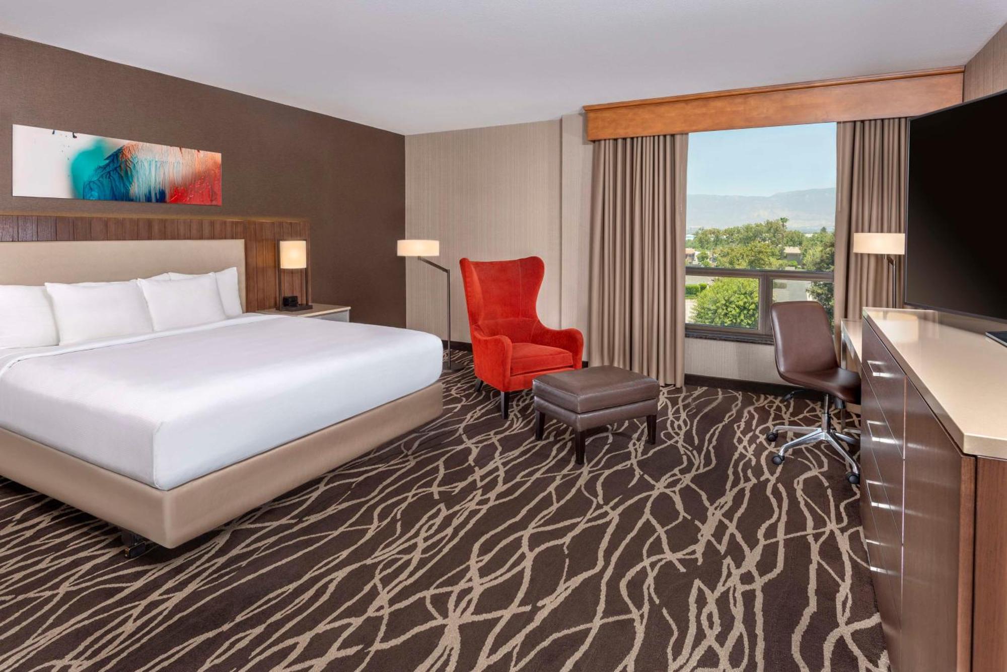 Doubletree By Hilton San Bernardino Hotel Ngoại thất bức ảnh